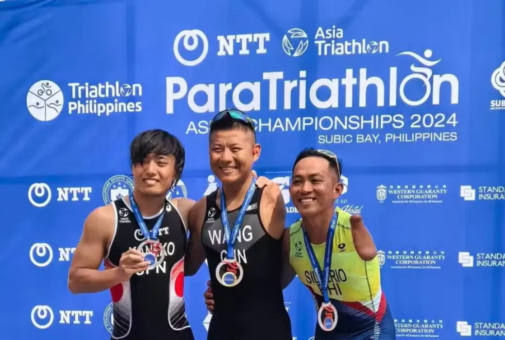 Cebuano para triathlete Alex Silverio waved the Philippine flag on the international stage after his silver medal finish in the PTS4 Men Classification at the 2024 Asia Triathlon Para Cup Chiba in Japan on Saturday, October 19.