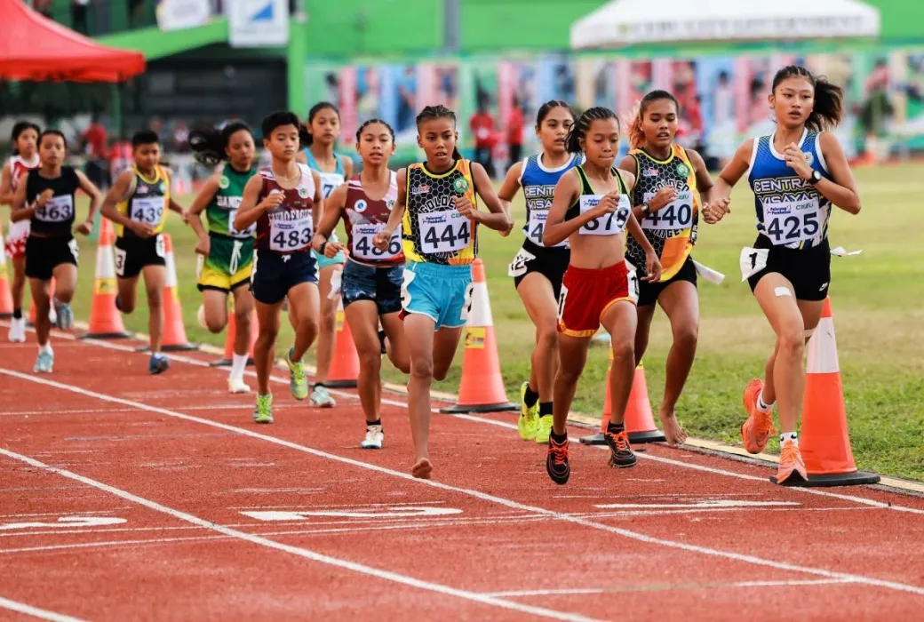 Central Visayas (Region VII) pulled off a surprising act on the first day of the 64th Palarong Pambansa, bagging the meet’s first gold medal on Thursday, July 11, at the Cebu City Sports Center (CCSC).