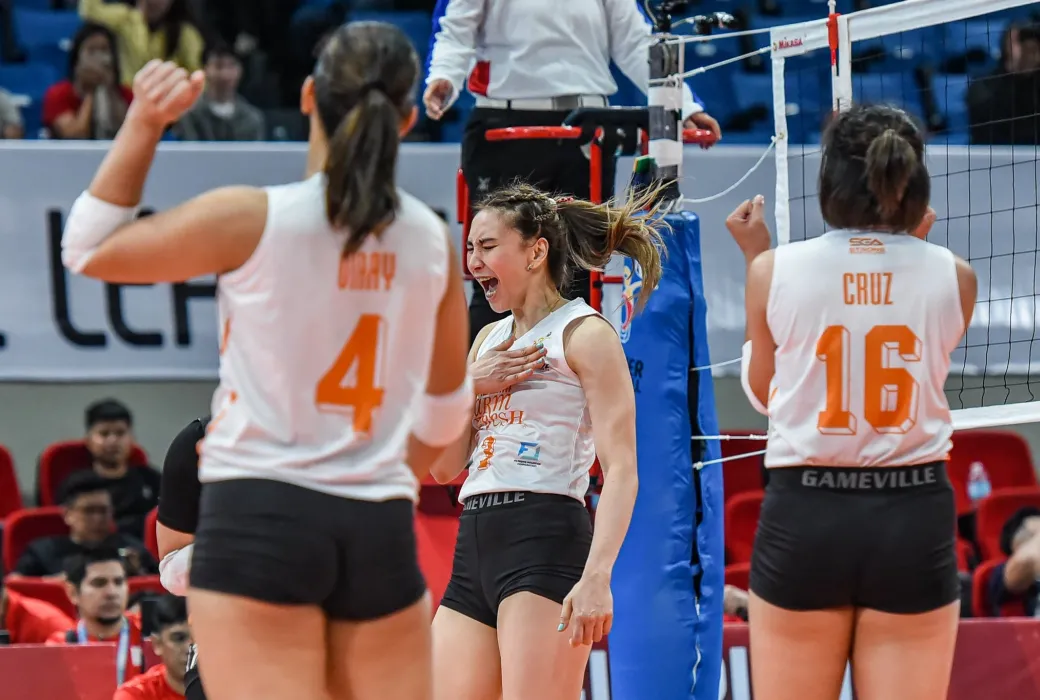 Vintage Rachel Anne Daquis led the Farm Fresh Foxies to victory.